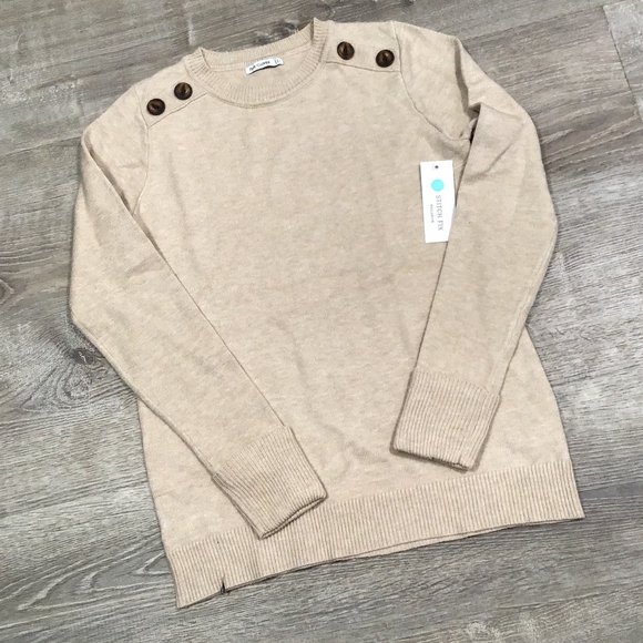 Pink Clover Cream Sweater with Button Accents - Picture 4 of 9